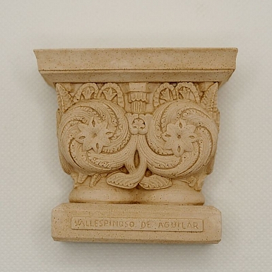 Capitel de acantos helicoidales Vallespinoso de Aguilar