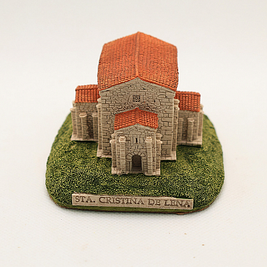 Iglesia de Santa Cristina de Lena en Pola de Lena (Asturias)