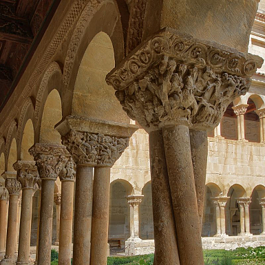 XL SEMINARIO SOBRE HISTORIA DEL MONACATO Monasterios medievales españoles