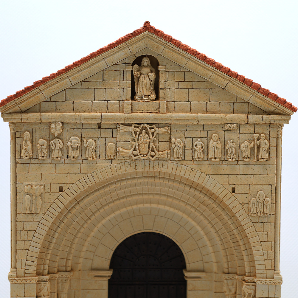 Portada de la Colegiata de Santa Juliana de Santillana del Mar (Cantabria)