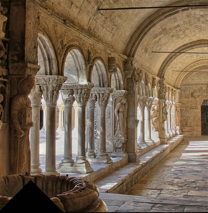 XXV LAS CLAVES DEL ROMÁNICO. El monasterio románico: de lo artístico a la funcional